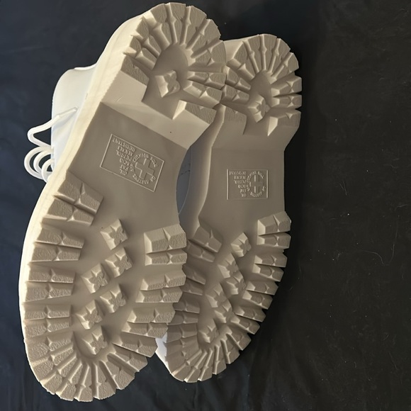 Dr. Martens White Women's Boots V Jadon Il Mono NIB - Picture 4 of 7